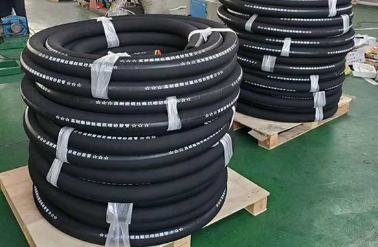 耐磨噴漿管.jpg 耐磨噴漿管.jpg